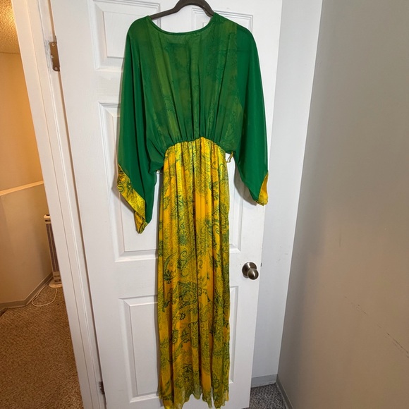 Elegant Green and Yellow Maxi Dress - Picture 2 of 10